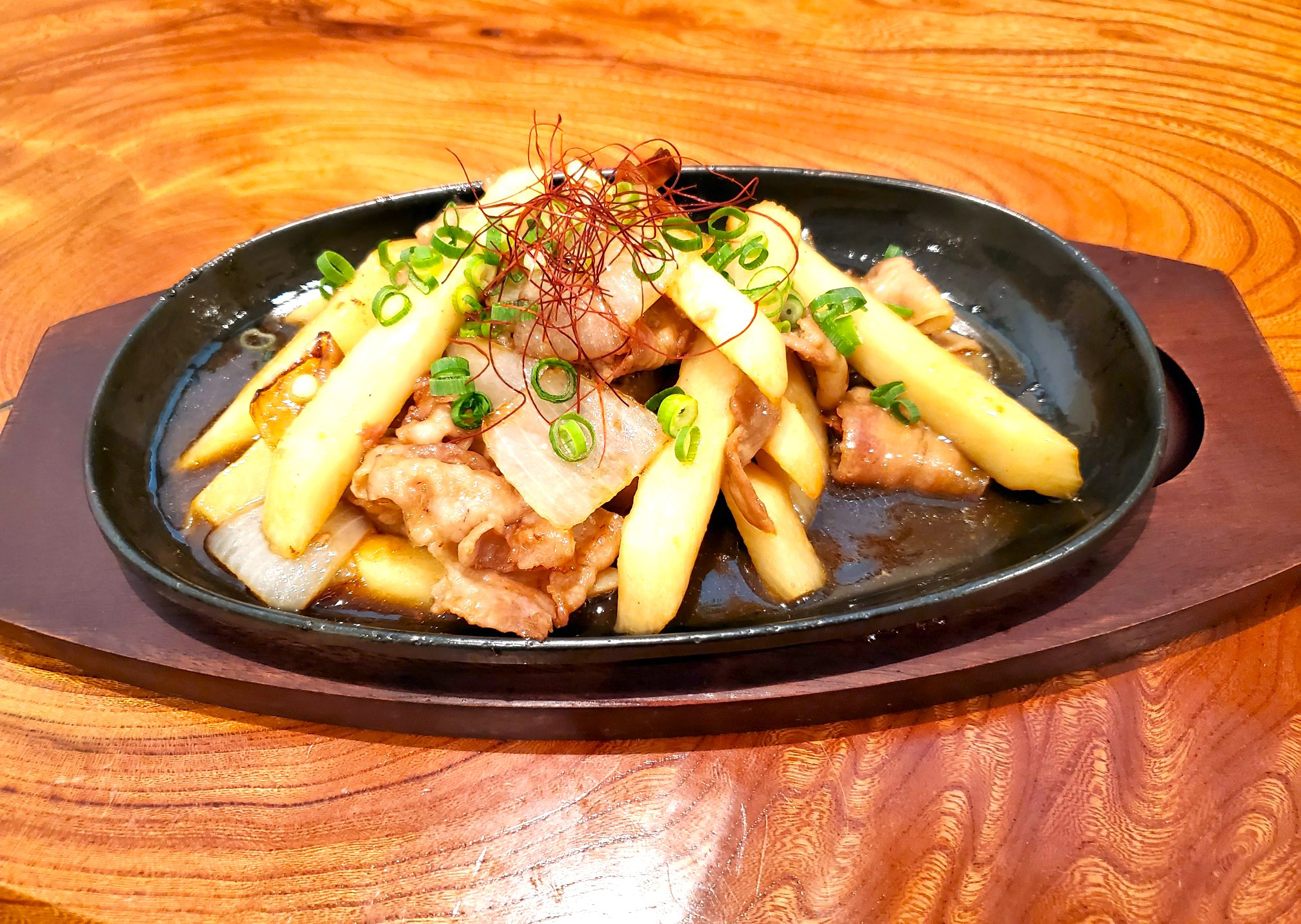 県産食材使用!ガーリックポークと長芋の甘辛炒め