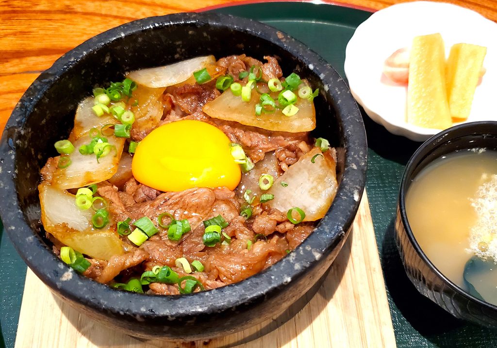 十和田バラ焼き風　石焼き牛めし