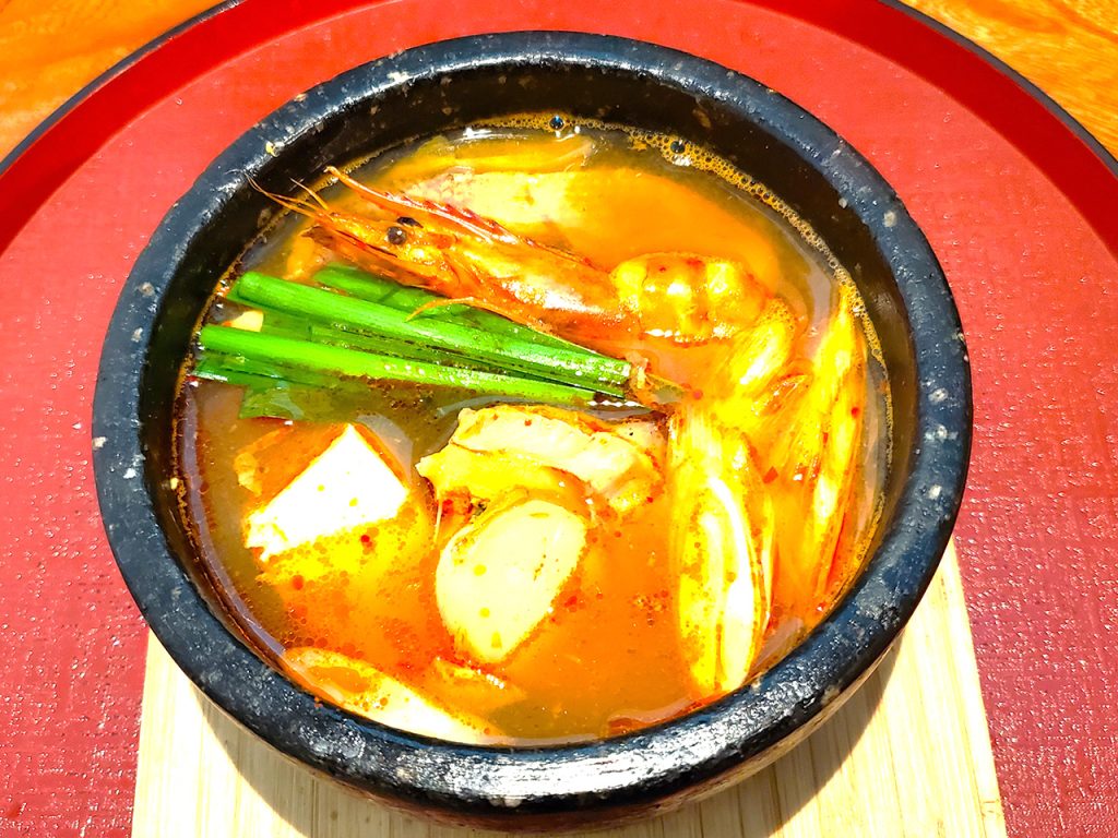 県産ホタテ入り海鮮石焼チゲ鍋セット