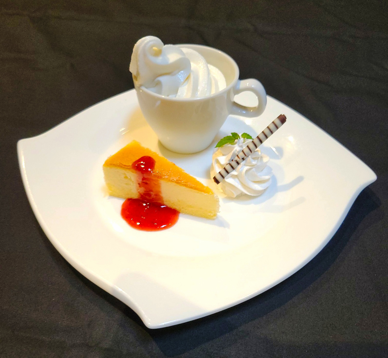 チーズケーキとバニラソフトアイス