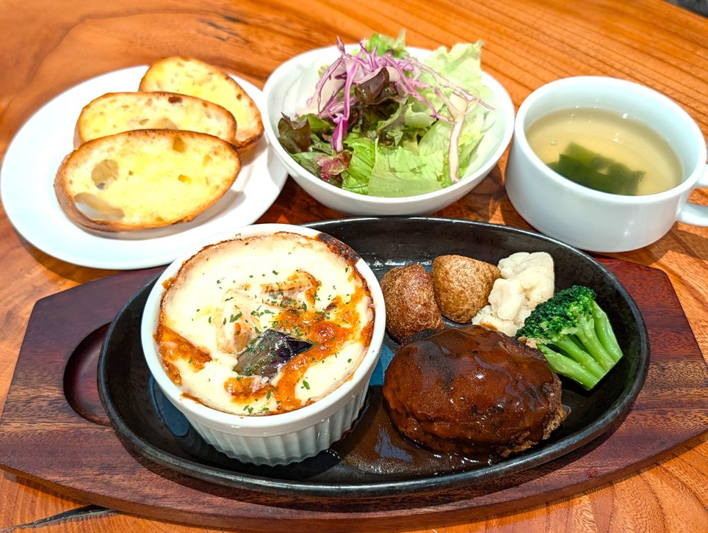 秋茄子と青森サーモン・県産ベビー帆立のグラタンとライアンハンバーグのハーフハーフセット